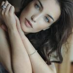 artist image Вика Дайнеко Эти ночи Бьётся сердце